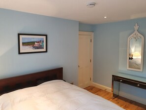 2 bedrooms, iron/ironing board, travel cot, free WiFi