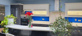 Carefully Curated Georgian Villa on a quiet street, in the heart of the city!