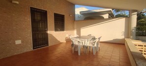 Outdoor dining - Capilungo, 5 beds, equipped with all comforts (Capilungo)