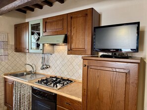 Coffee/tea maker, fridge, microwave, oven - Agriturismo Case Graziani - Molino (Citta della Pieve)