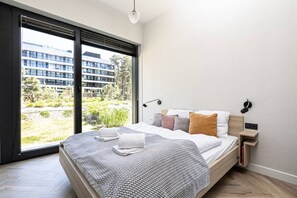 Apartment, Smoking