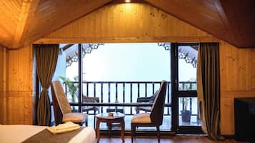 Premium Room | 1 bedroom, premium bedding, laptop workspace, soundproofing