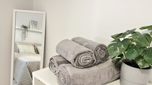 1 chambre, fer et planche à repasser, Wi-Fi, draps fournis