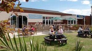 Apartment | Property grounds - Impeccable 3-bed Caravan in Clacton-on-sea (Clacton-on-Sea)