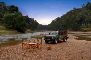 BBQ/picnic area - Lemon Tree Wildlife Resort Kanha (Baihar)