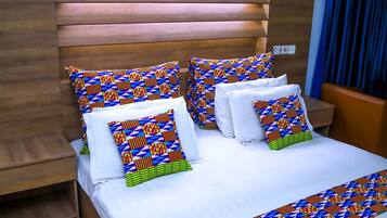 Suite | Free WiFi, bed sheets