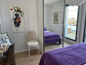 1 bedroom, desk, free WiFi, bed sheets