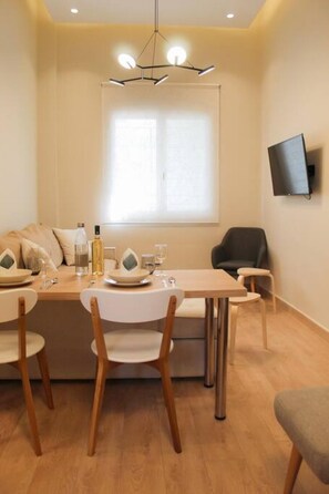 公寓 | 1 多间卧室、办公桌