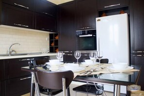 Casa | 2 quartos, escrivaninha