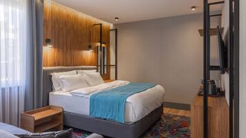 Kahden hengen comfort-huone | 1 makuuhuone, italialaiset Frette-lakanat, ylelliset vuodevaatteet