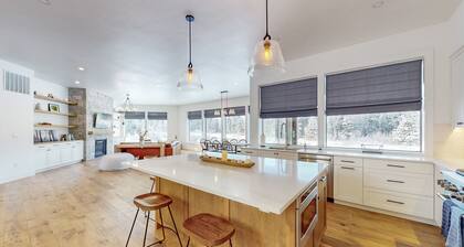 New! Rivers Bend - Riverfront - Clubhouse w/gym, sauna, pool, hot tub