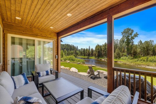 Rivers Bend - Riverfront - Clubhouse w/gym, sauna, pool, hot tub