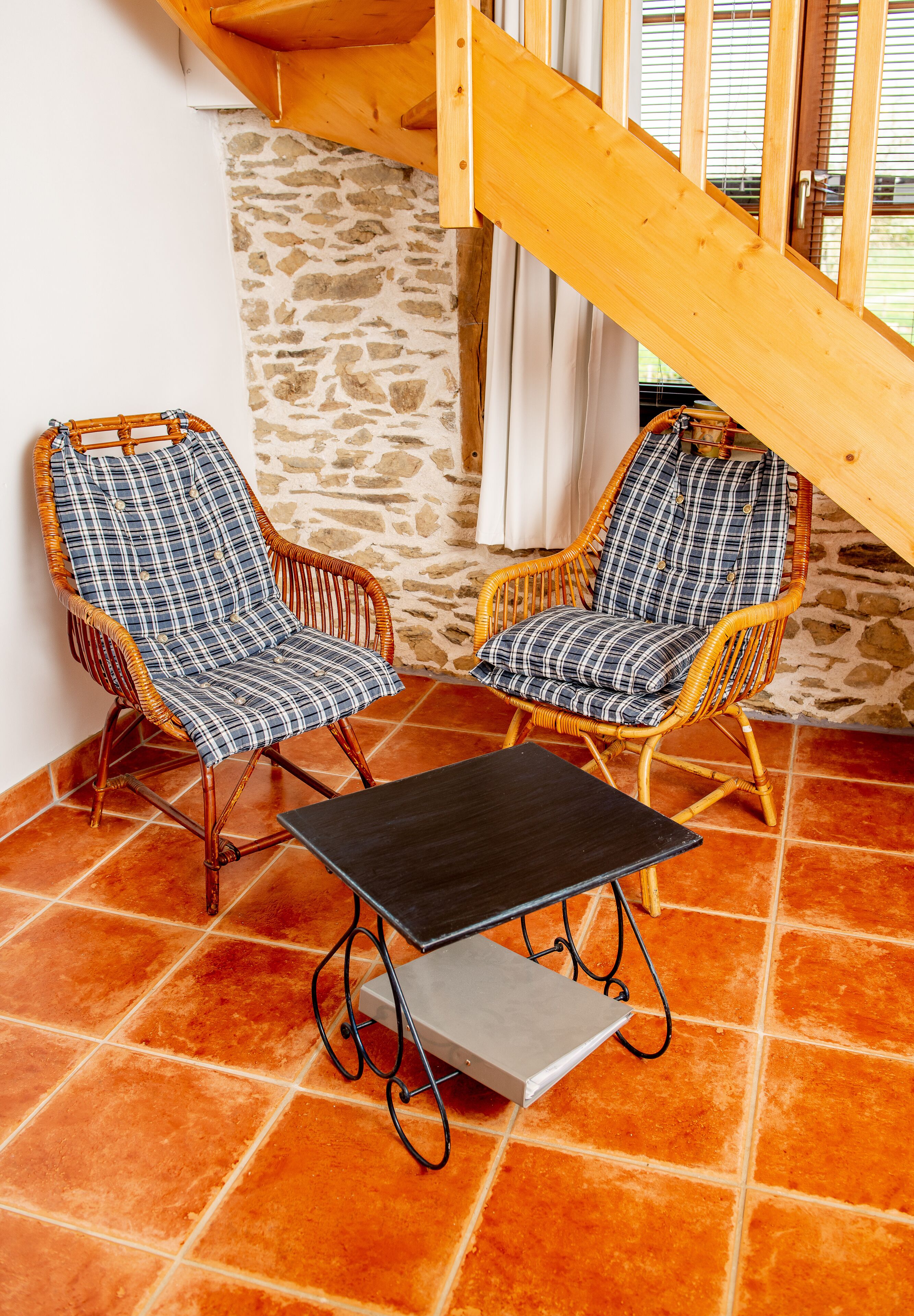 Apartment, 1 Schlafzimmer | Wohnbereich | 24-cm-Fernseher mit Digitalempfang