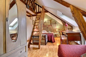 Superior Room | Blackout drapes, free WiFi