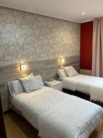 Twin Room, Shared Bathroom | Free WiFi, bed sheets