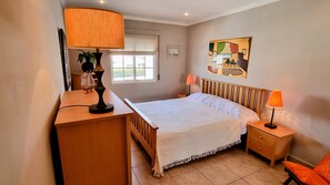 1 bedroom, iron/ironing board, travel cot, free WiFi