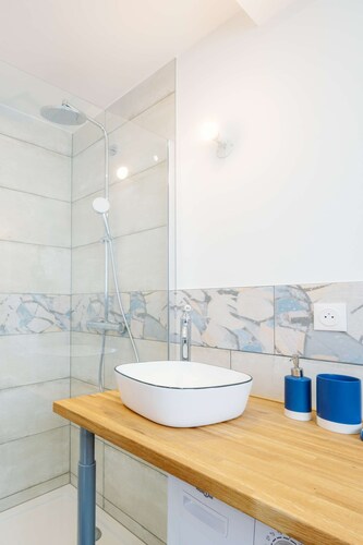 lodge cozy situé dans un environnement calme