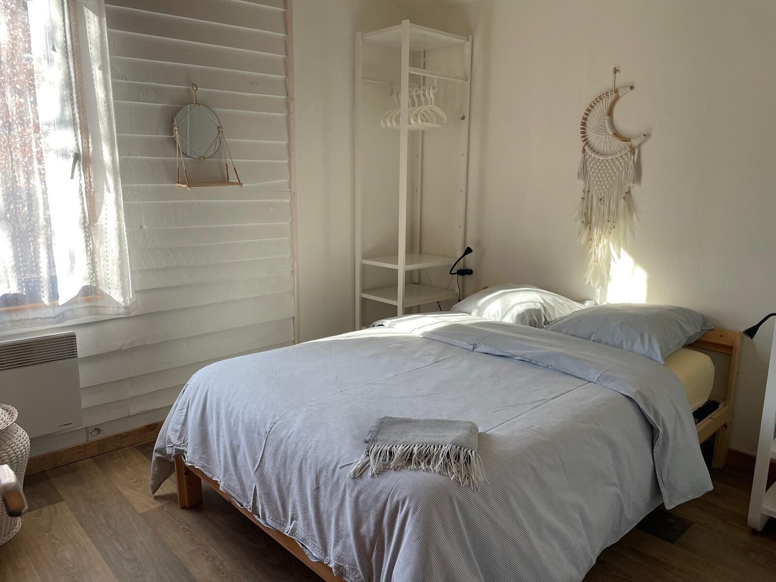 3 chambres, lit parapluie, draps fournis