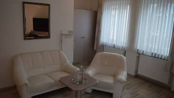 Comfort Double or Twin Room | Living area