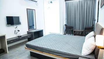 1 bedroom, desk, free WiFi
