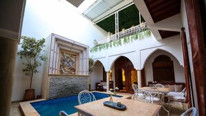 Living area - Riad OUM B&B (Sidi Abdallah Ghiat)