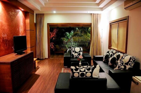 Honeymoon Suite | Living area - Shankus water park & Resort (Mahesana)