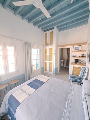 3 bedrooms, iron/ironing board, free WiFi, bed sheets - LA Scaletta Guest House in Spilia Leros (Leros)