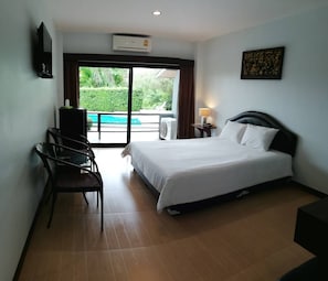 Perushuone, 1 makuuhuone, tupakointi kielletty, uima-altaan luona | Pimennysverhot, ilmainen Wi-Fi, vuodevaatteet