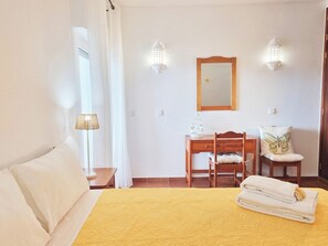 3 Schlafzimmer, Schreibtisch, Bügeleisen/Bügelbrett, kostenloses WLAN