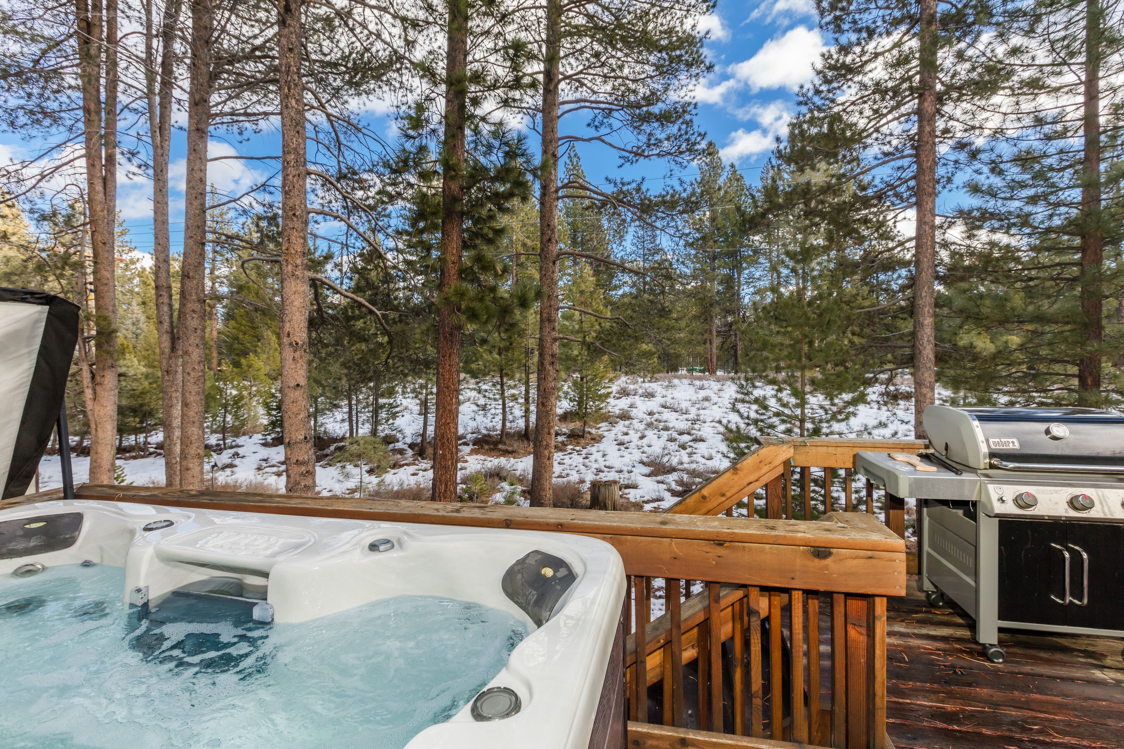 Boulder at Gray's_Hot Tub, Arcade, Shuffleboard, Xbox: Near Prosser Lake, PJ's Restaurant & Downtown