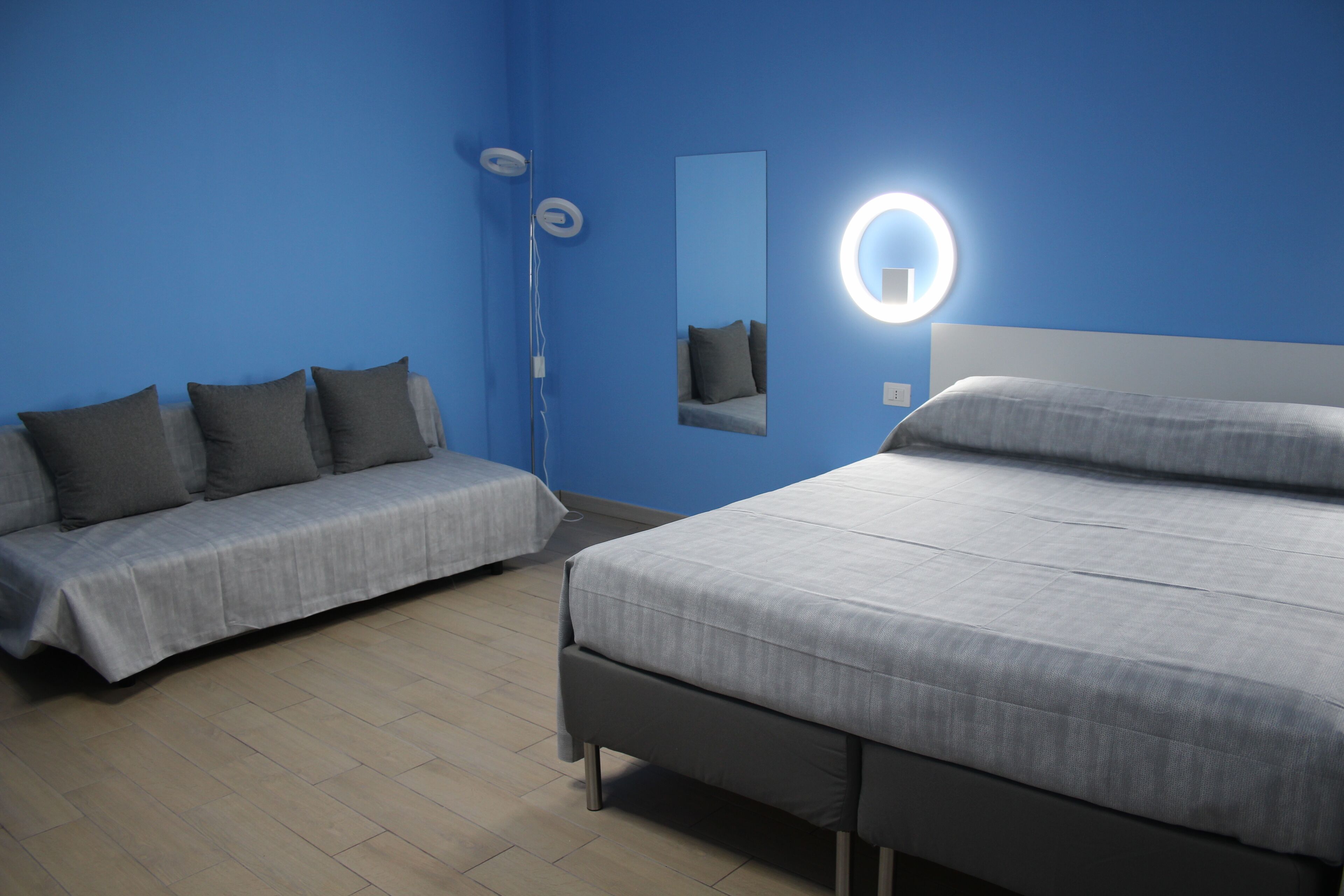 1 chambre, fer et planche à repasser, accès Internet