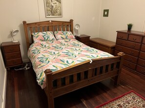 2 bedrooms, bed sheets