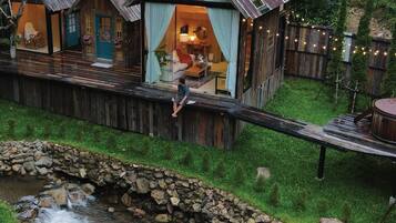 Humble House | Egyptian cotton sheets, premium bedding, pillowtop beds, free minibar