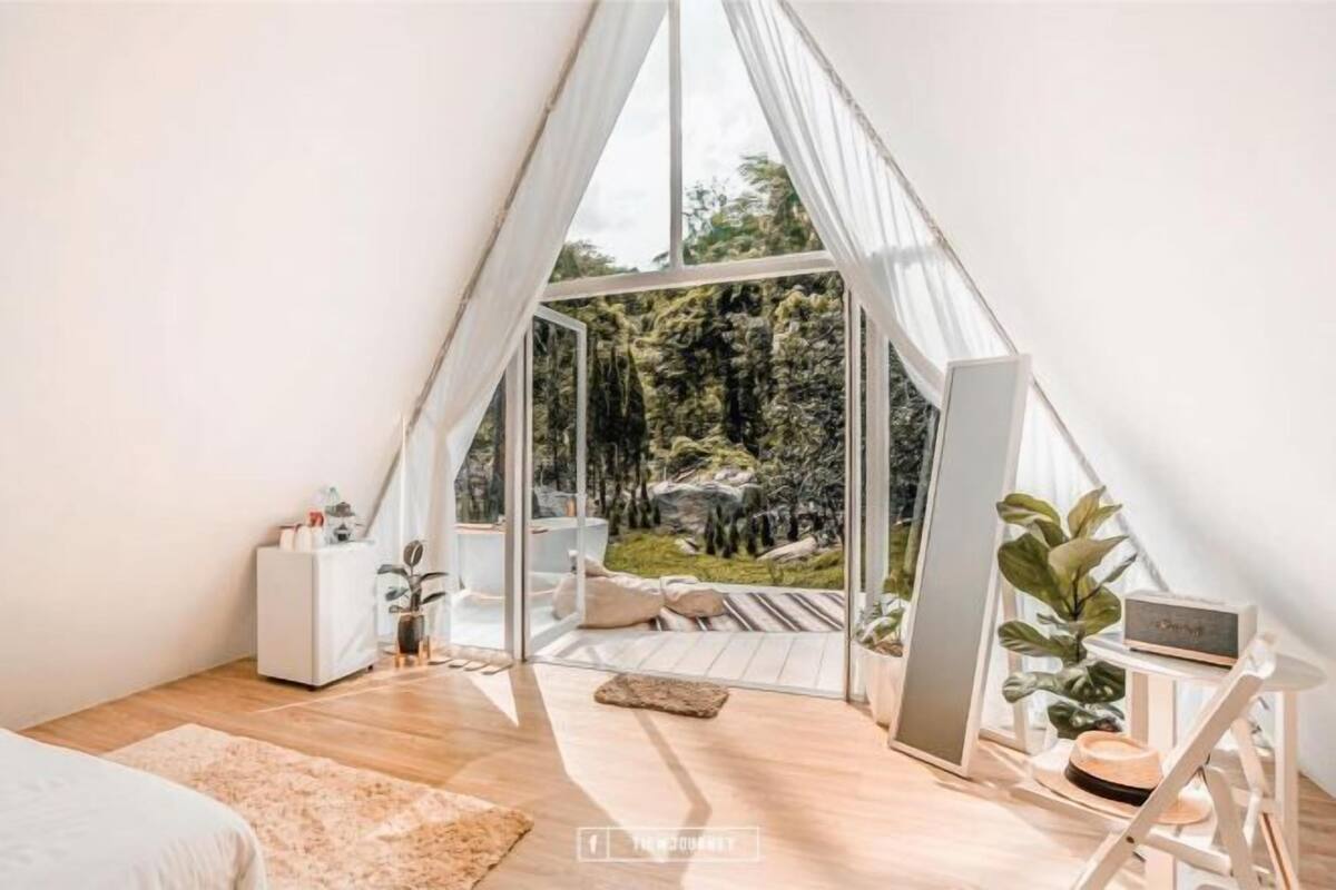 Articles gratuits dans le mini-bar, Wi-Fi gratuit, draps fournis