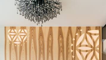 Comfort Chalet | Living room | 49-inch flat-screen TV with digital channels, fireplace