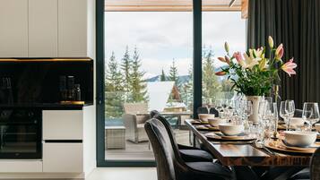 Comfort Chalet | In-room dining