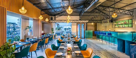 Breakfast, lunch and dinner served