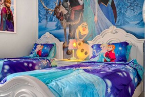 7 slaapkamers, een strijkplank/strijkijzer, reisbedje, wifi