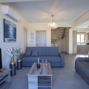 Villa, para fumadores | 6 habitaciones 