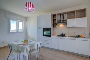 Appartement Standard, plusieurs chambres (Le Bianche Apt1 with Garden Near The) | Cuisine privée