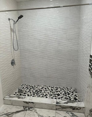 Bruser, håndklæder, Toiletpapir