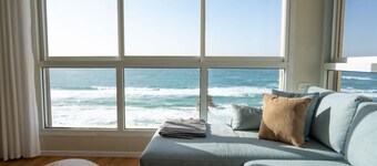 Seafront 3BR w/ Stunning Ocean View -Mamak