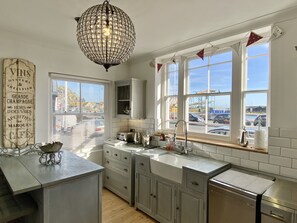 Luxury Apartment | Private kitchen - The Beach House (Hastings)
