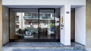 Property entrance - Kolonaki Vibes Modern Apartment (Athens)