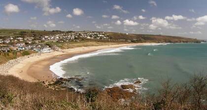 The Nook a 1-bed Apartment in Praa Sands