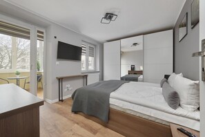 1 chambre, bureau, draps fournis