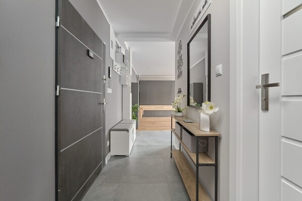 Living room - Modern Kotsisa Apartment by Renters (Wroclaw)