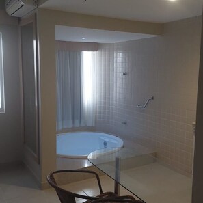 Toallas, jabón y papel higiénico