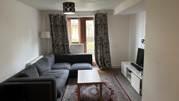 Apartment | Living area - Immaculate 2-bed Apartment in Greenhithe (Greenhithe)