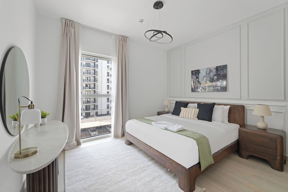 Apartemen Ekonomi | 2 kamar tidur, seprai katun Mesir, seprai premium, dan busa memori